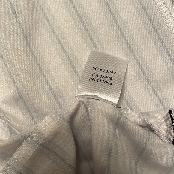 Levelwear men’s golf shirt white with black and taupe stripe - Picture 4 of 5